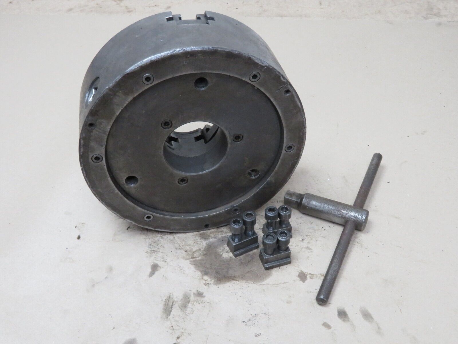 Tudor CONCENTRIC 9 1/2" 3 Jaw Bolt On Jaws Power Lathe Chuck With Chuck Key LC40 - Image 3